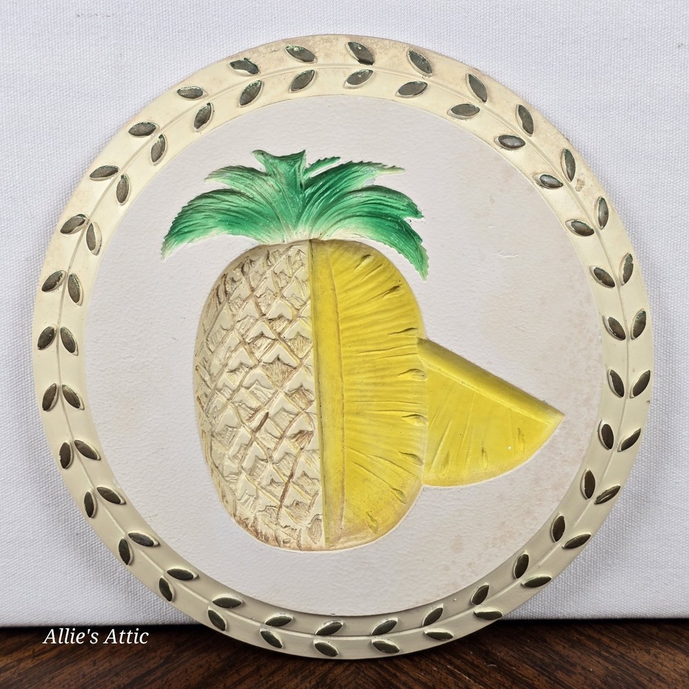 Pineapple Fruit Chalkware Vintage Hanging Wall Plaque Kitchen Decor Kitschy 9"